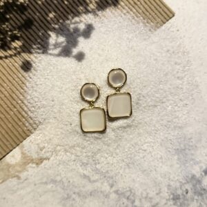 IVORY WHISPER IVORY WHISPER