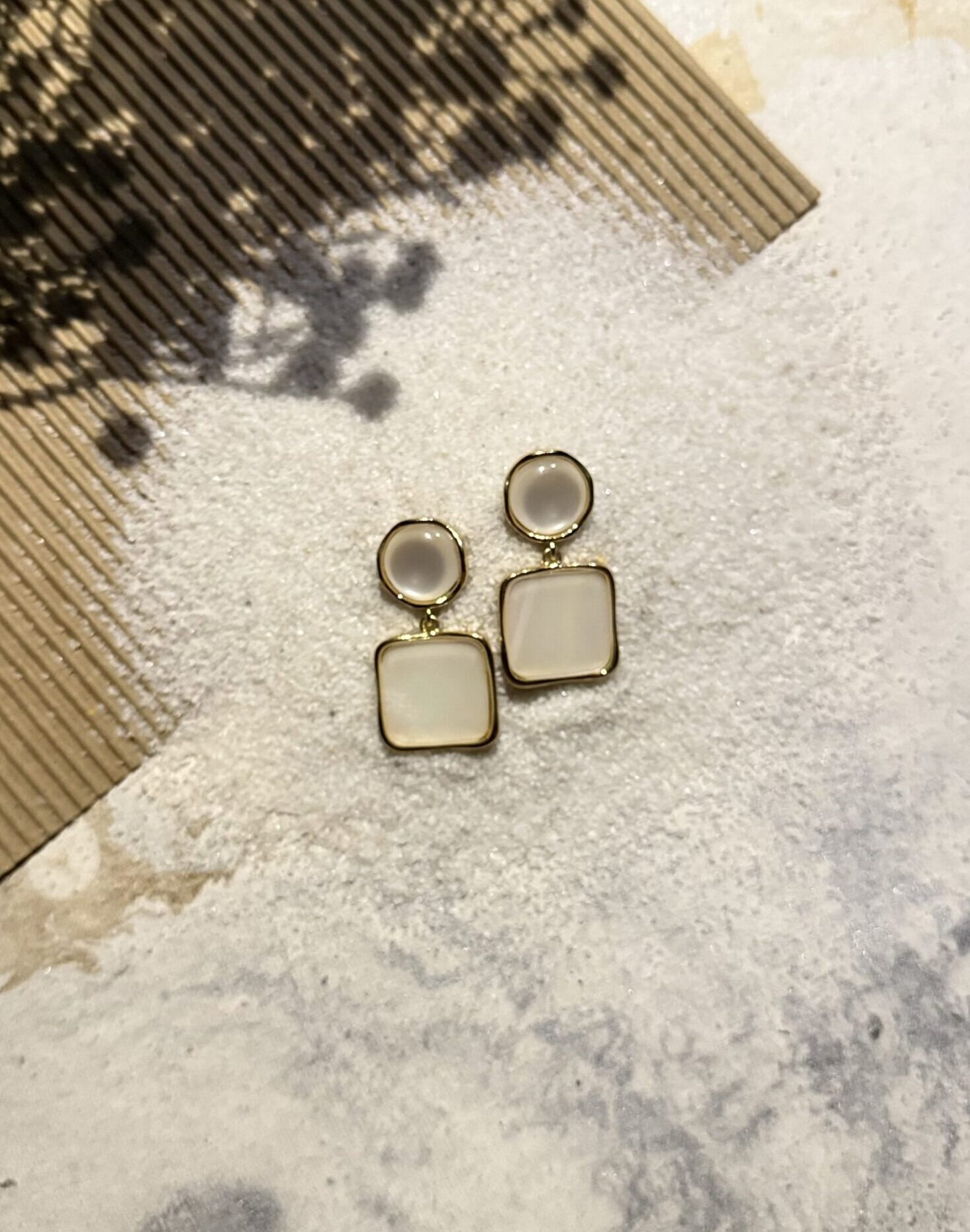 IVORY WHISPER IVORY WHISPER